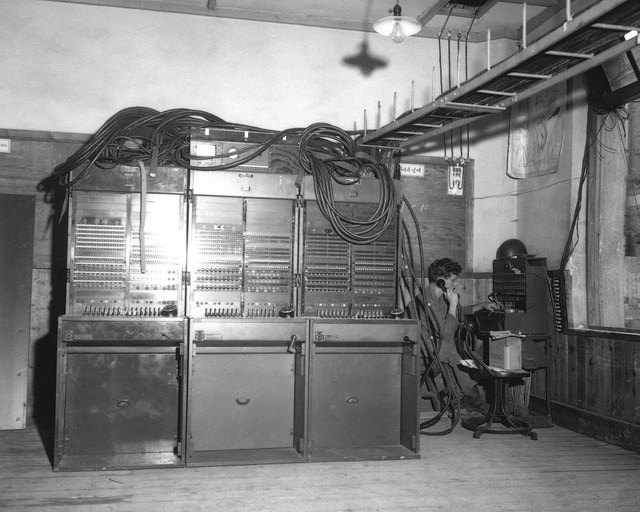 Vintage switchboard vs automated customer service
